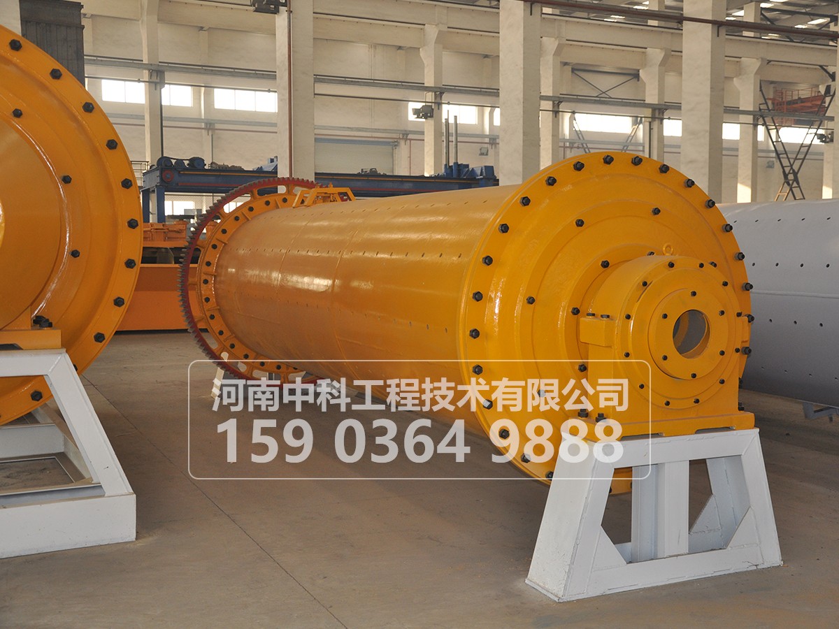 新型節(jié)能滾動軸承球磨機(jī)